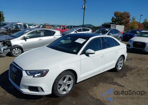 2017 Audi A3 2.0T Premium из США, поврежденный, VIN WAUB8GFFXH1010916